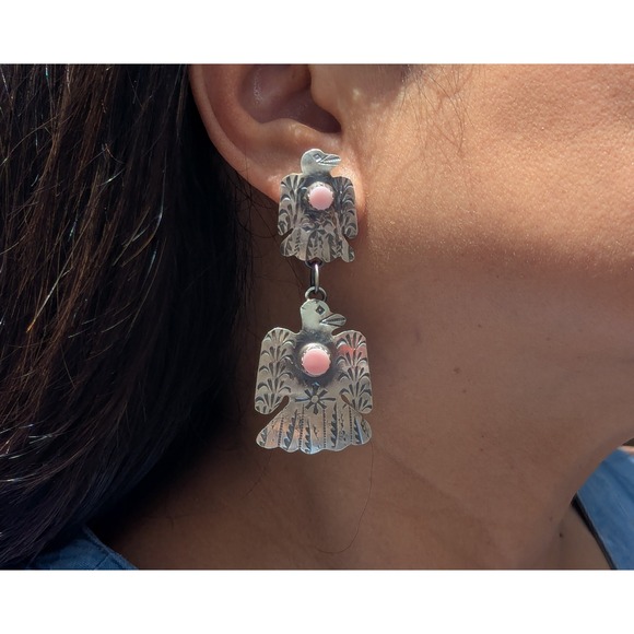 SouthWestArtisans Jewelry - Handmade Navajo Sterling Silver Signed Earrings Thunderbird w Pink Conch Shell *